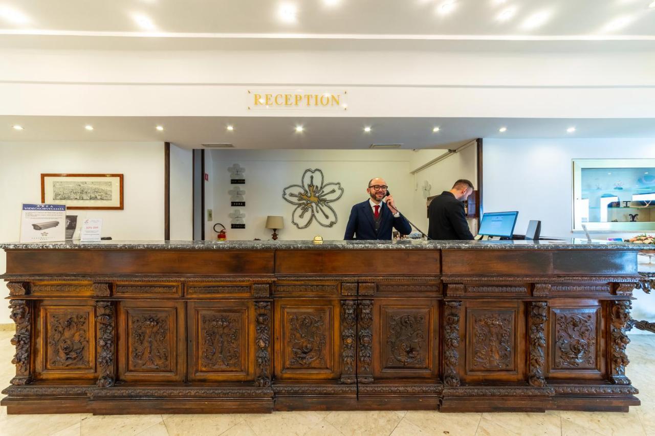 Hotel Sakura Торре-дель-Греко Екстер'єр фото