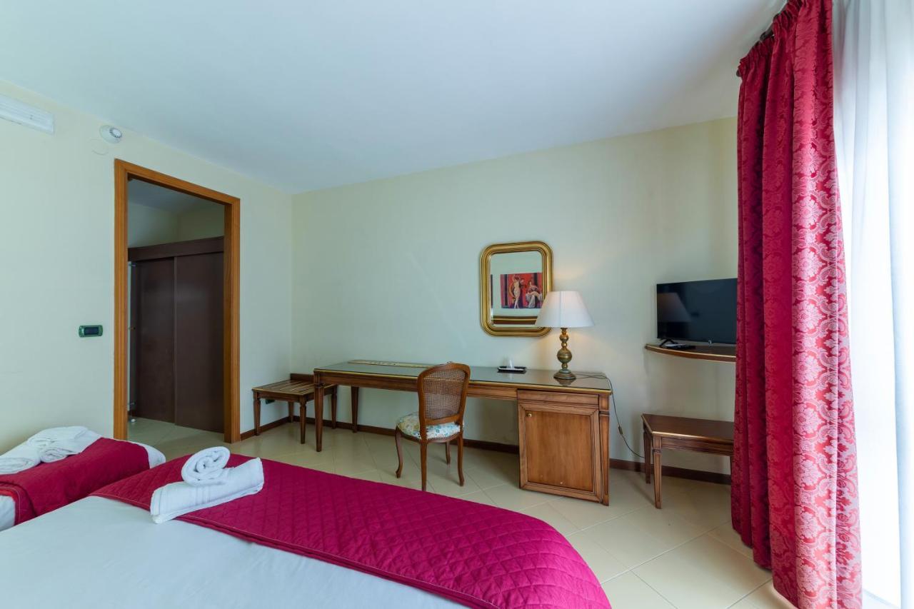 Hotel Sakura Торре-дель-Греко Екстер'єр фото